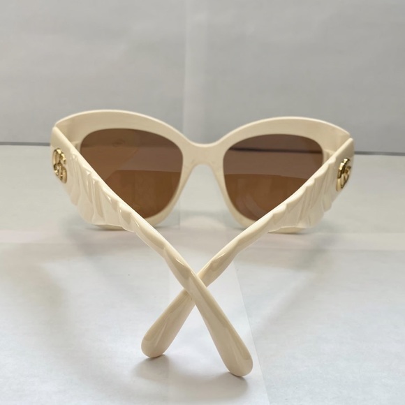 Gucci Over Sized Cat eye Glasses - Picture 5 of 7